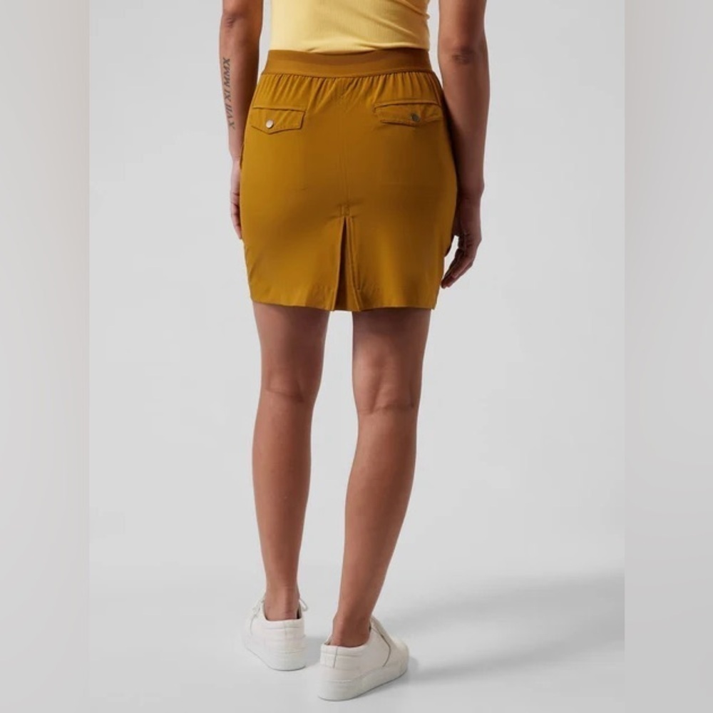 Athleta Vienna Cargo Skort, Brass Yellow, Size 0 - Picture 3 of 10